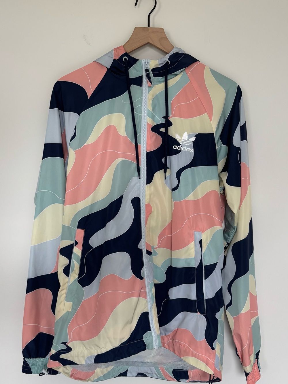 Adidas Packable Windbreaker Converts to Beltbag Colorful Camo Pattern Size S
